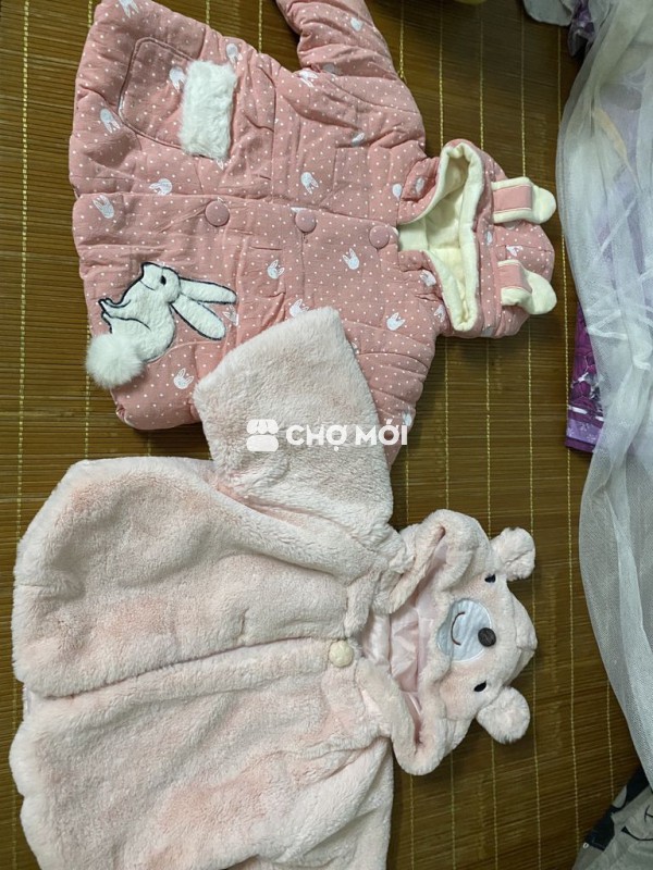 Áo khoác bé gái 120k/2 áo sz 90 tặng quần sz 110