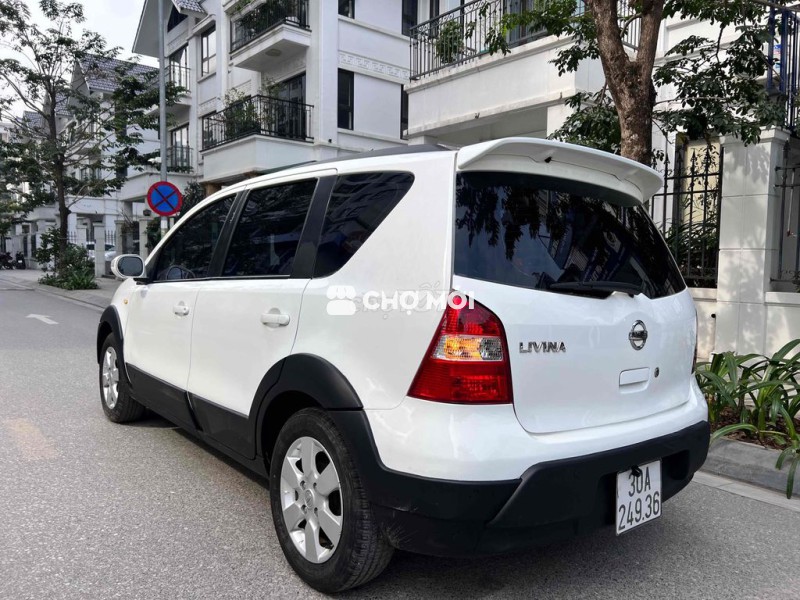 Nissan Livina 2010 Trắng nhập khẩu số tư động