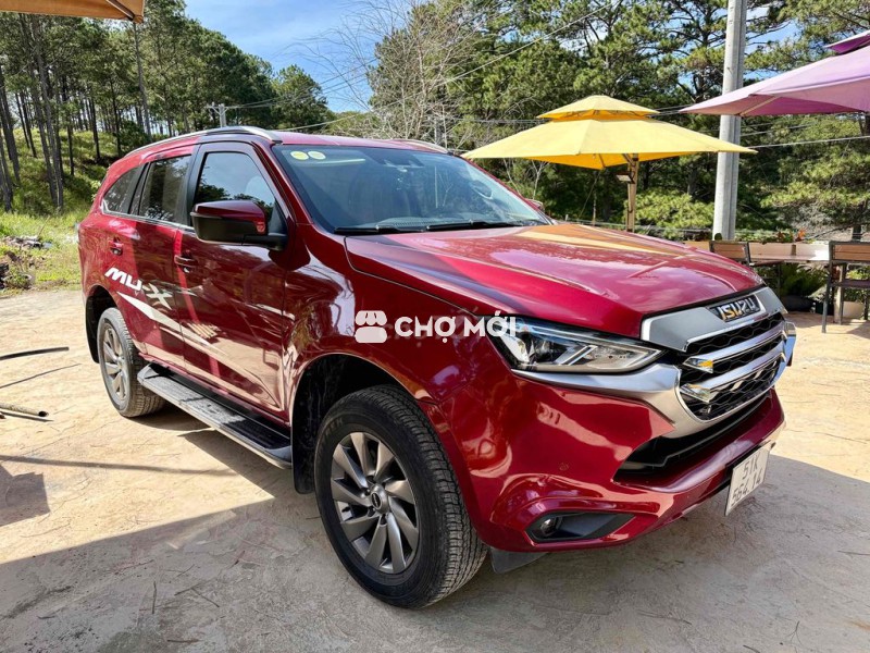 Isuzu MU-X 2022 Premium 2 cầu 50000 km Đỏ