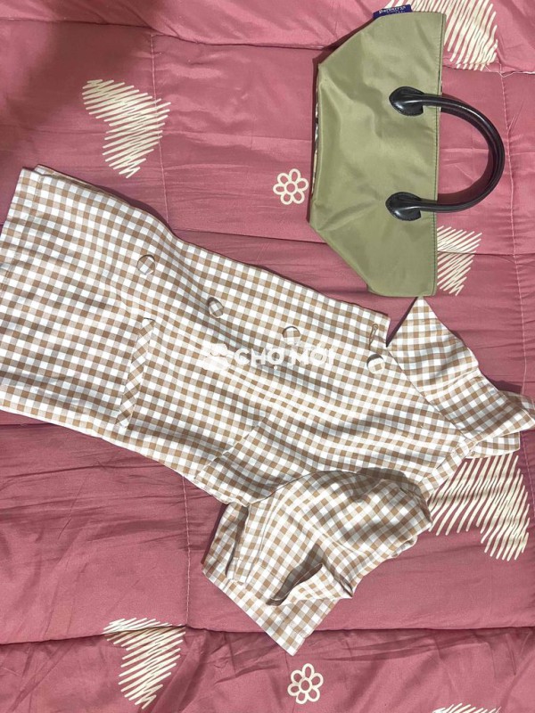 Áo sơ mi nữ kẻ caro đã qua sử dụng