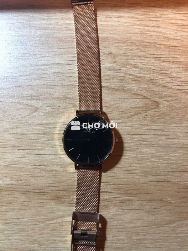 Đồng hồ Daniel Wellington kim loại vàng hồng