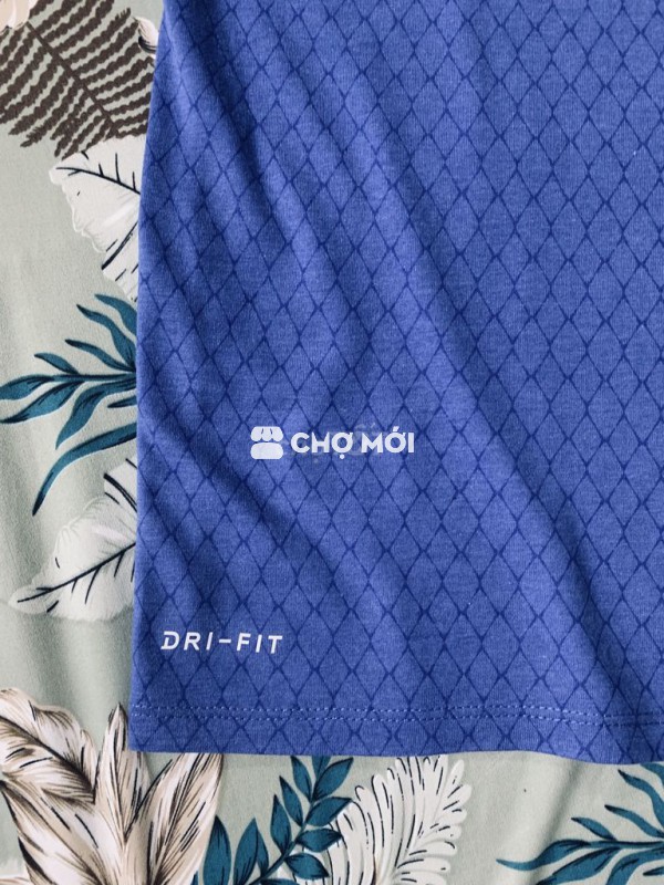 Áo Nike chính hãng 100%. Size M. Mới 98%