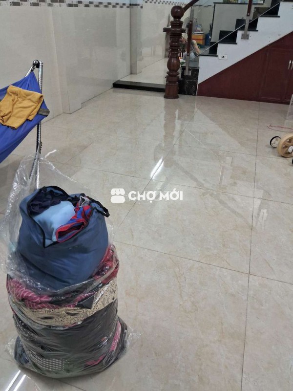 Quần áo vải đa màu