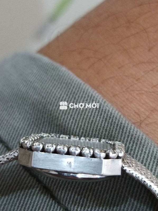 Đồng hồ đeo tay nữ vàng trắng bạc