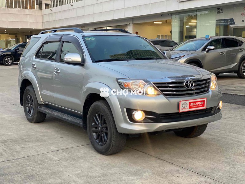 Toyota Fortuner 2015 2.7AT Bạc 44.000 km