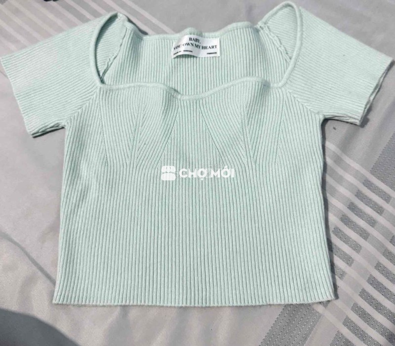 Áo thun nữ len gân cổ vuông