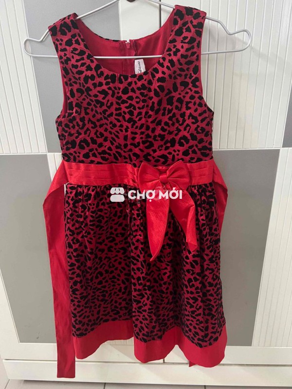 Đầm Nữ Nhung ép Đỏ đen size 7, 8 Đã sử dụng