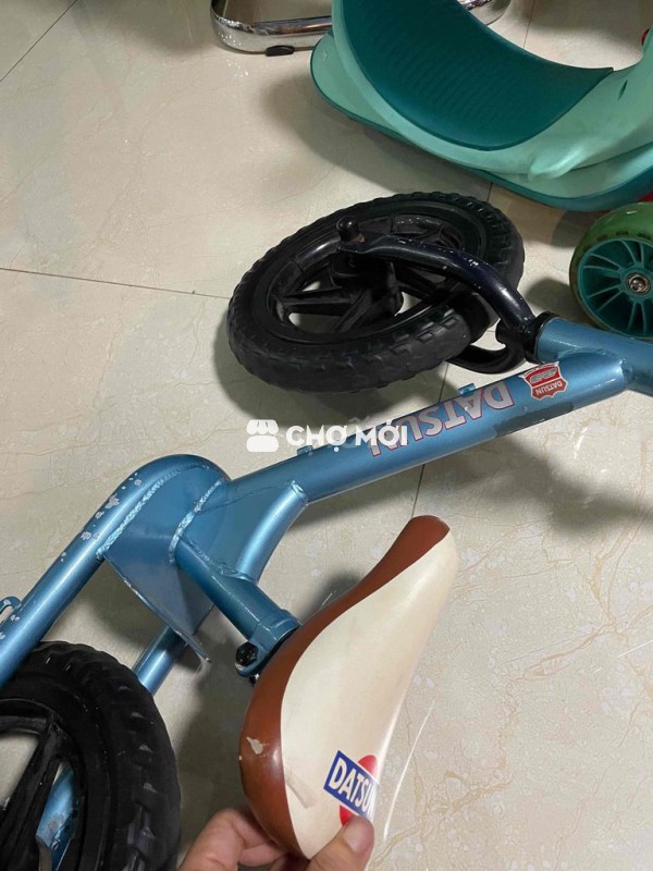 xe chòi chân thăng bằng