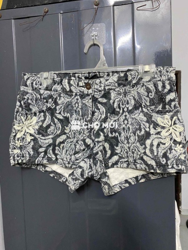 Quần short Jean nữ HM size 38