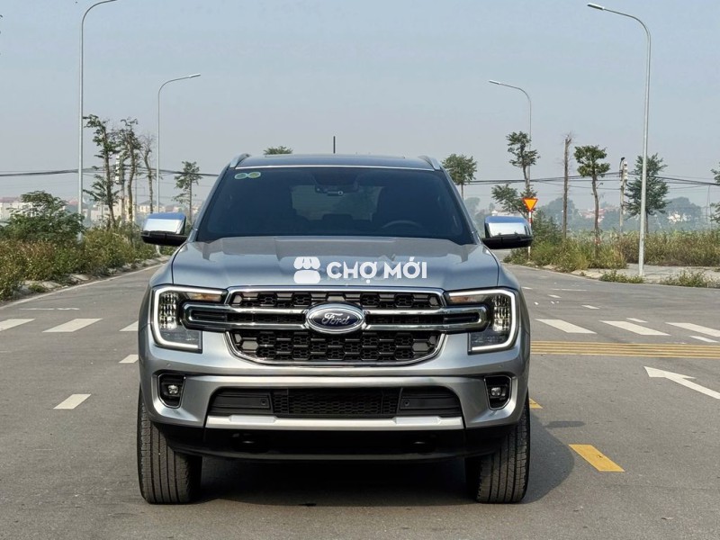 Ford Everest 4x2 Titanium 2022