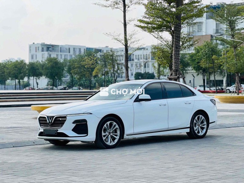 VinFast Lux A2.0 2022 Base 52000 km