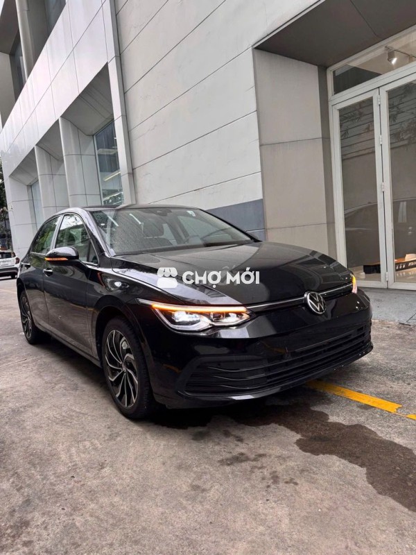 Volkswagen Golf thanh toán 279 triệu nhận xe