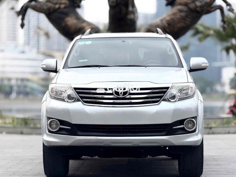 Toyota Fortuner 2.7V sx 2016 4x2 màu bạc siêu đẹp