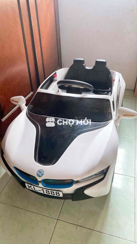 Xe hơi điện trẻ em