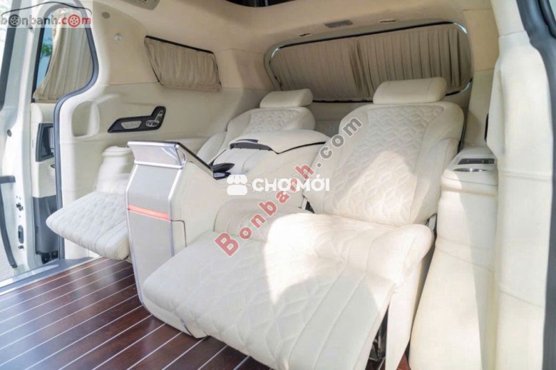 Kia Carnival royal 2022 trắng kem 2022