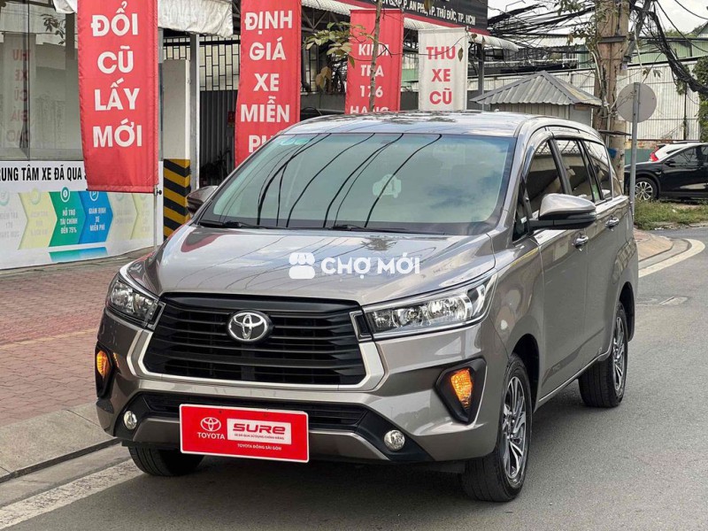 Toyota Innova 2.0E số sàn 2021 gia đình ít sử dụng