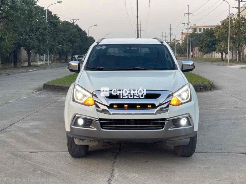Isuzu Mu-X 2019 xe 7 chỗ máy dầu, số sàn