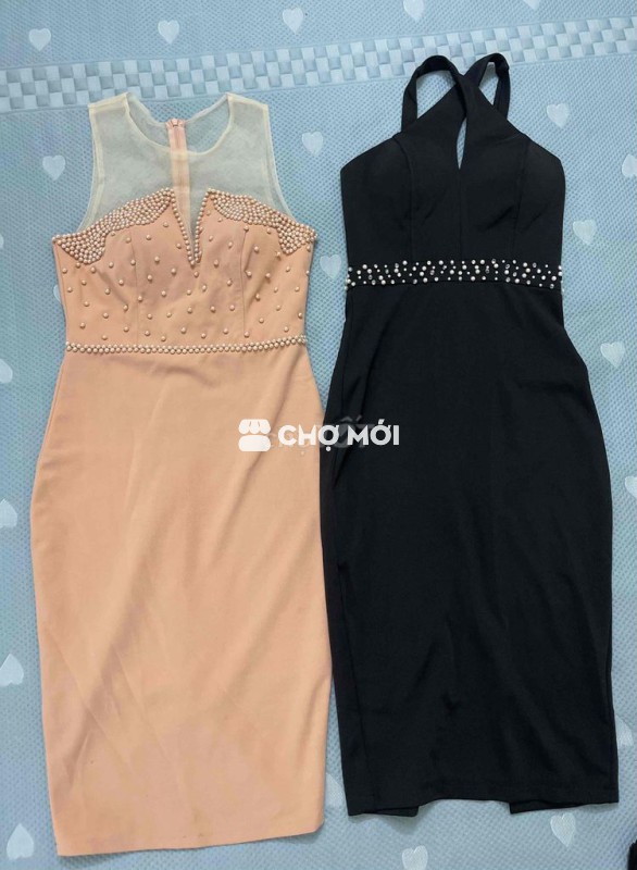 Váy ngọc trai lấp lánh