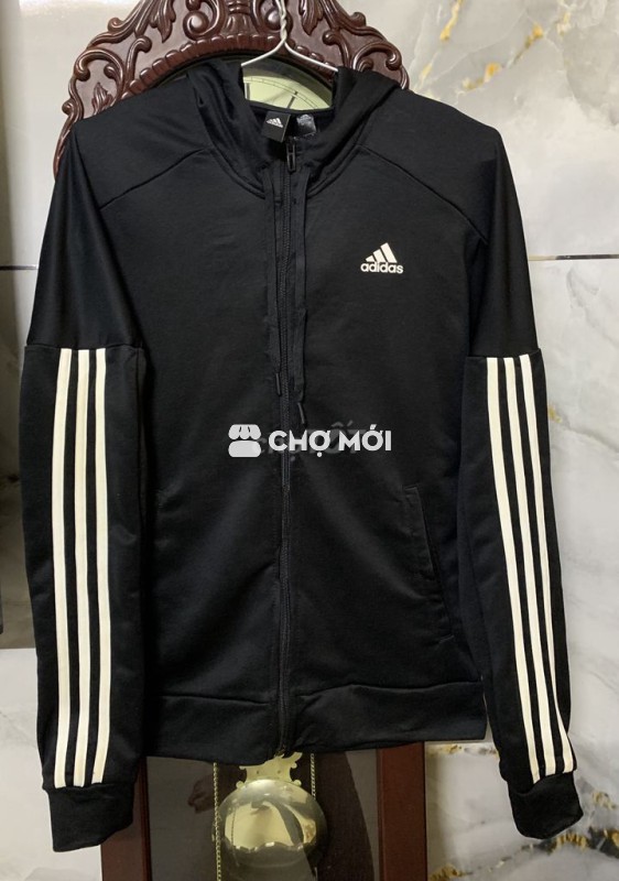 Áo khoác Adidas chính hãng 100%. Mới trên 99%.