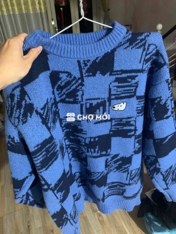 Áo Len size M + Tất vớ