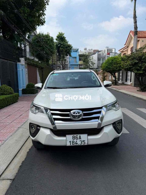 Toyota Fortuner máy dầu số sàn đời cuối 2017