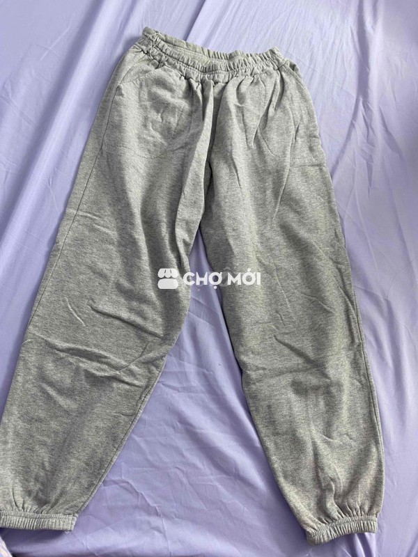 Tặng quần nỉ xám