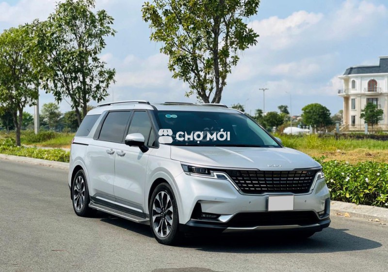 Kia Carnival Signature 2.2D 2023 Bạc - 60,000 KM.