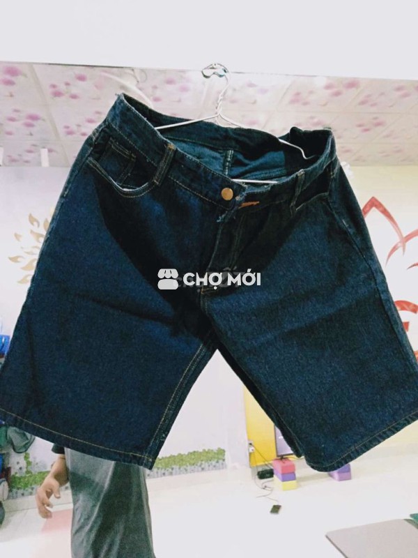 Quần short Jean đen size 28 còn 2 cái