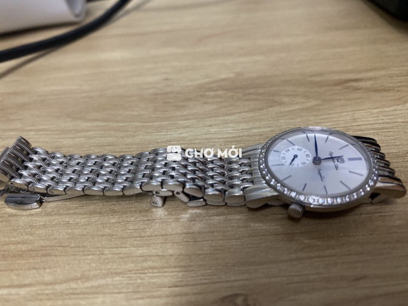 Đồng hồ đeo tay nữ mặt kính Sapphire