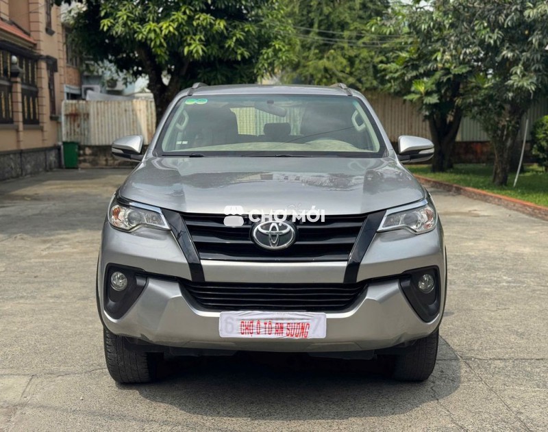 Toyota Fortuner 2017 Số sàn Bạc