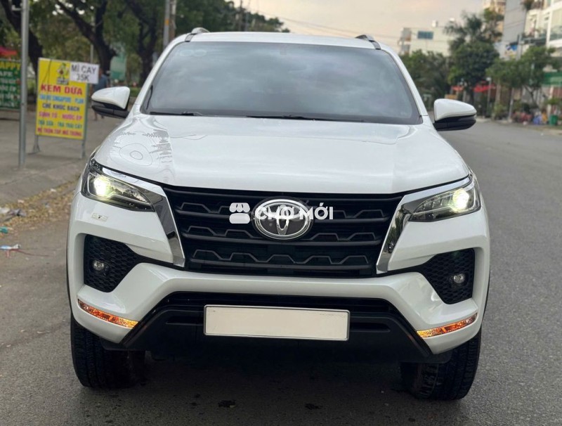 Toyota Fortuner 2022 Trắng