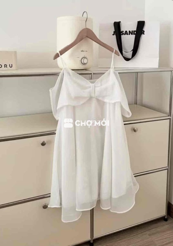 Đầm nữ voan trắng dây rút