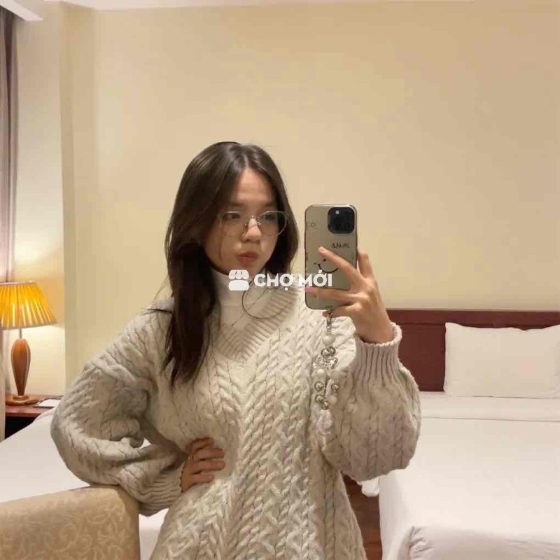 Áo len nữ cổ V dệt kim