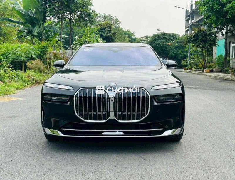 BMW 735i Pure Excellence 2023 Đen 6000 km