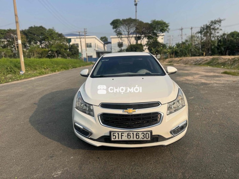 Chevrolet Cruze LT Trắng Số sàn