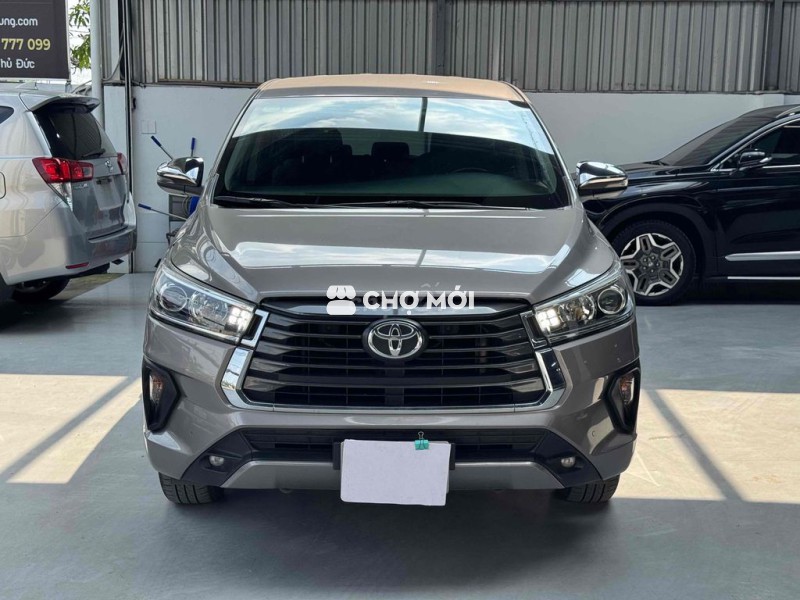 Toyota Innova 2022 Đồng Ánh Kim 41.500 KM