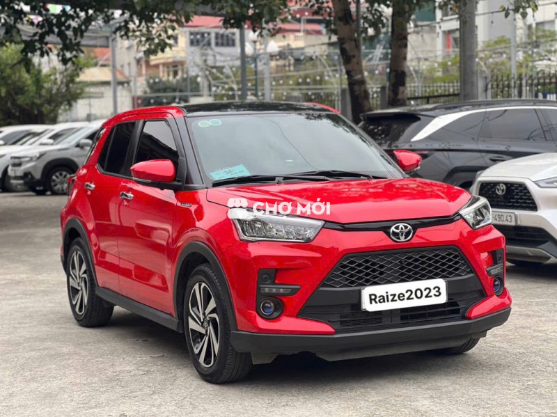 Toyota Raize Đỏ sản xuất 2023 lên nhiều đồ chơi
