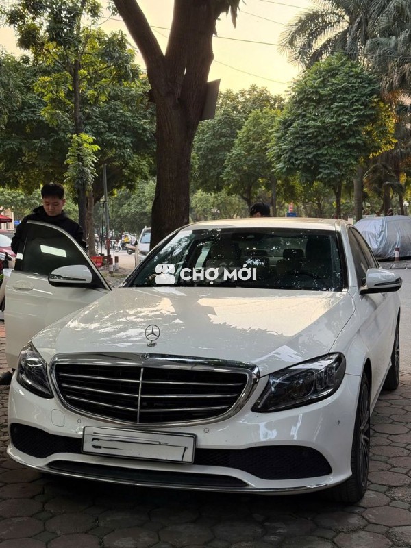 Mercedes-Benz C200 Exclusive Model 2020