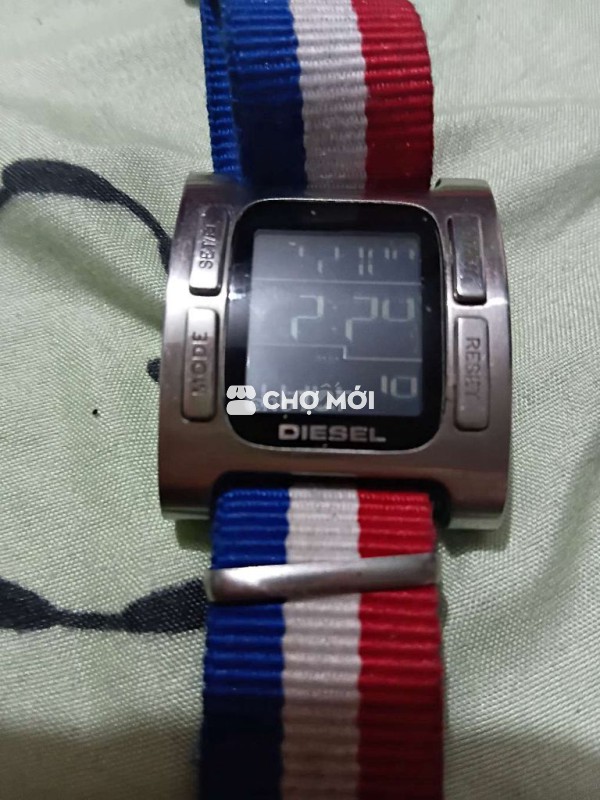 Đồng hồ Diesel Điện tử Nam 33mm