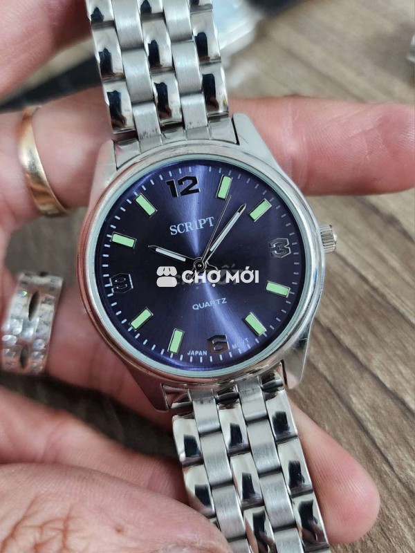 Đồng hồ Script Quartz Nam Thép Tím 36.5mm