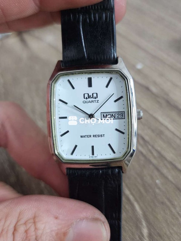 Đồng hồ Q&Q Nam Dây da Đen