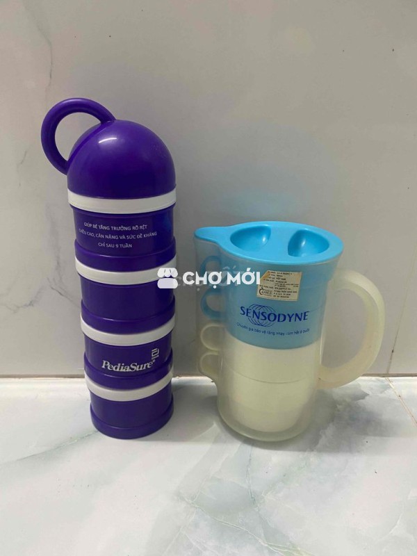 Bộ hũ nhựa kèm bộ ly nhựa mang đi du lịch