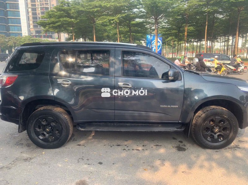 Chevrolet Trailblazer 2018 AT 7 chỗ Xám