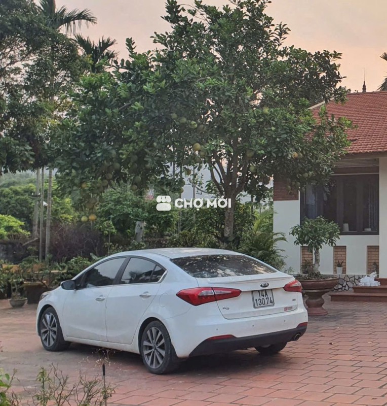 BÁN XE TỐT ! Kia K3 AT 2014 màu trắng