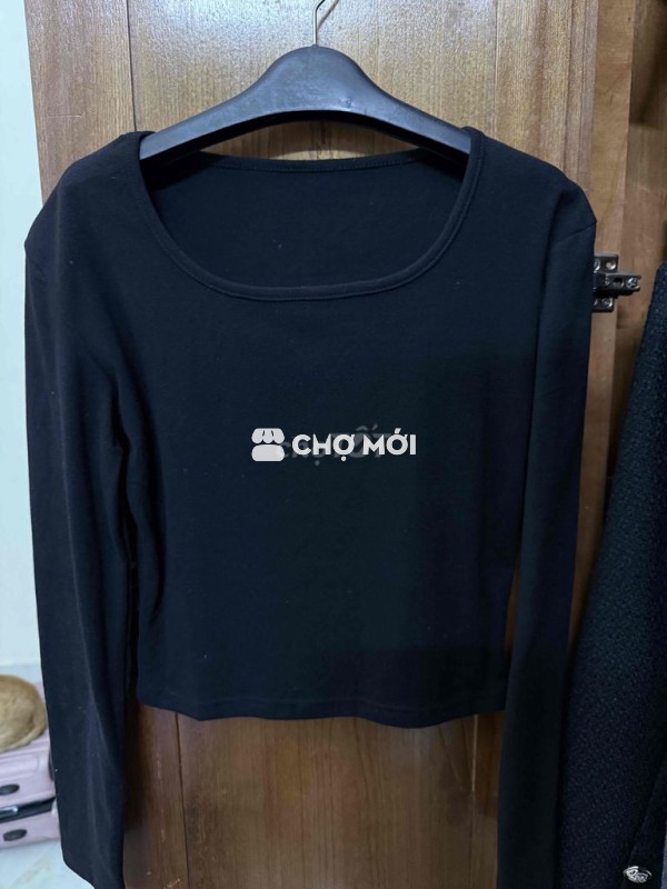 Áo giữ nhiệt nữ cổ vuông Đen