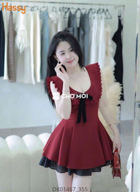 Đầm cổ sen nơ đen xoè bồng