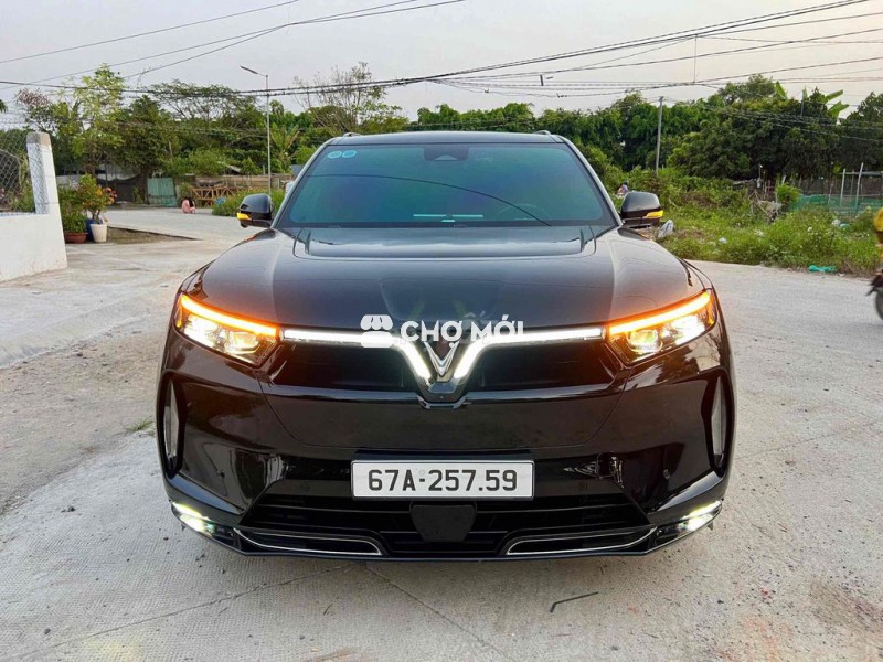 VinFast VF9 2023 Plus - 12000 km siêu mới đen VIP