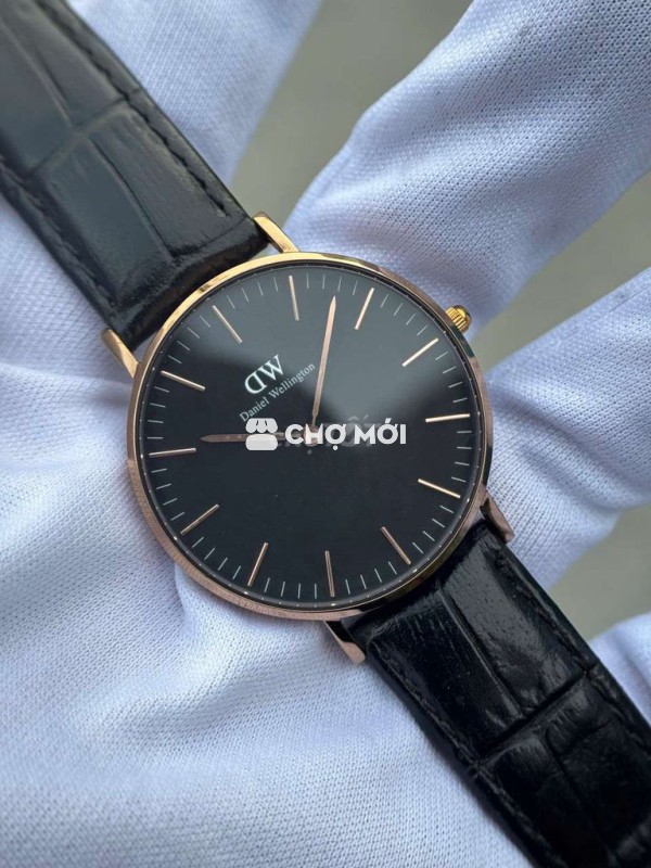Đồng hồ Daniel Wellington Dây mặt đen lôi cuốn