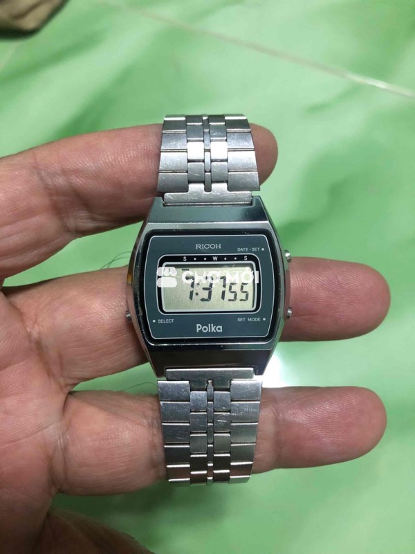 đồng hồ điện tử Nhật