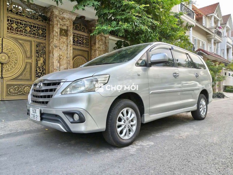Toyota Innova bản G số tự động model 2015